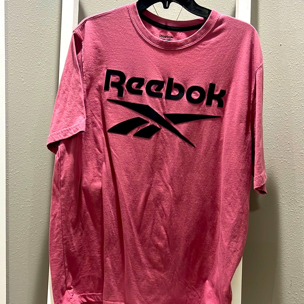 Reebok Raised Letters Tee Size Large